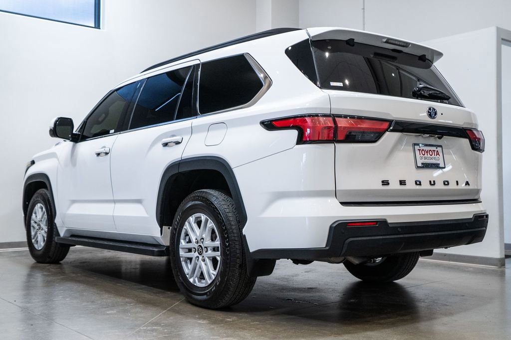 Certified 2023 Toyota Sequoia SR5 image 7