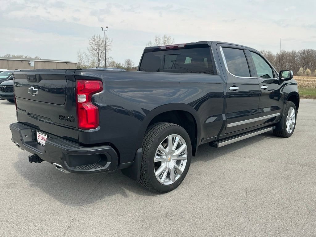Used 2024 Chevrolet Silverado 1500 High Country w/ High Country Premium Package AWD/4WD image 3
