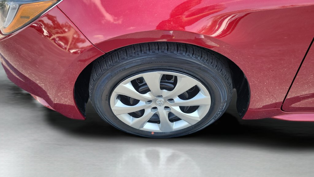 Used 2025 Toyota Corolla LE FWD image 10