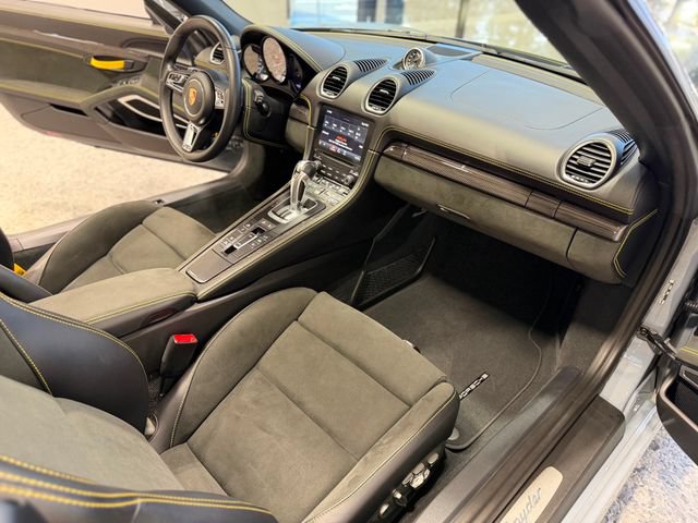 Used 2023 Porsche 718 Boxster Spyder RWD image 39