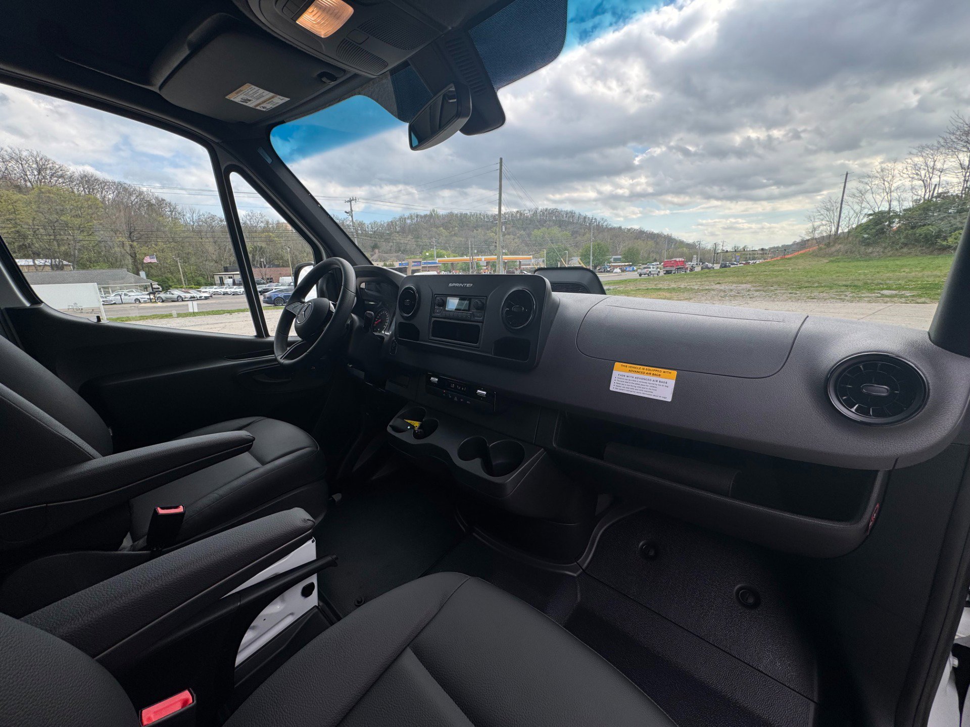 Used 2025 Mercedes-Benz Sprinter 2500 image 43