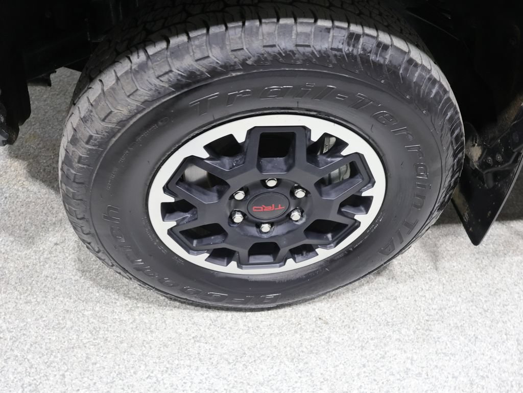 Used 2025 Toyota Tacoma TRD Off-Road w/ TRD Off Road Upgrade Package AWD/4WD image 9