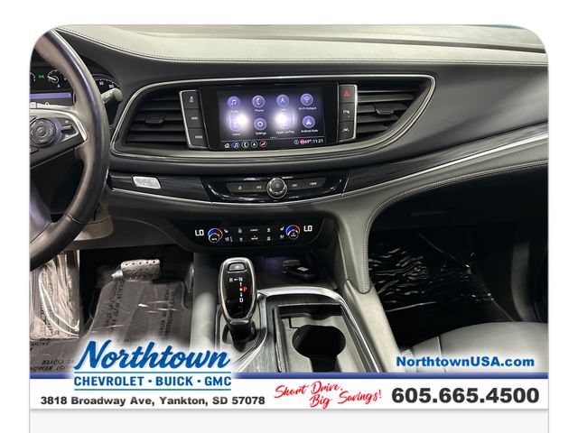 Used 2020 Buick Enclave Premium w/ Surround and Sites Package AWD/4WD image 17
