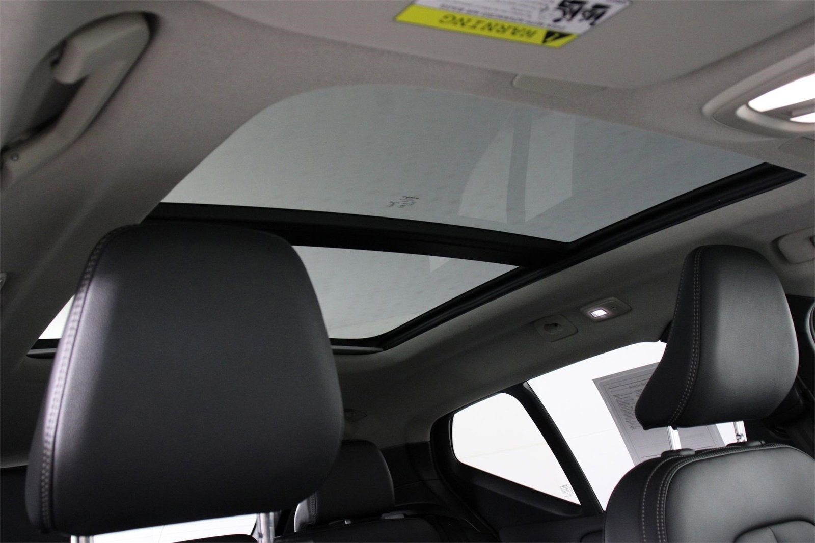 Certified 2025 Volvo XC40 B5 Core image 23