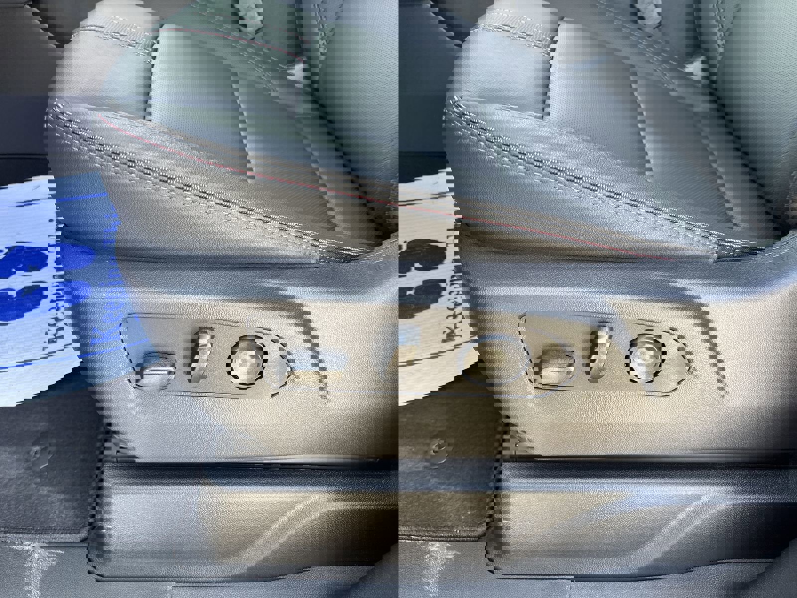 New 2026 Chevrolet Suburban RST image 17