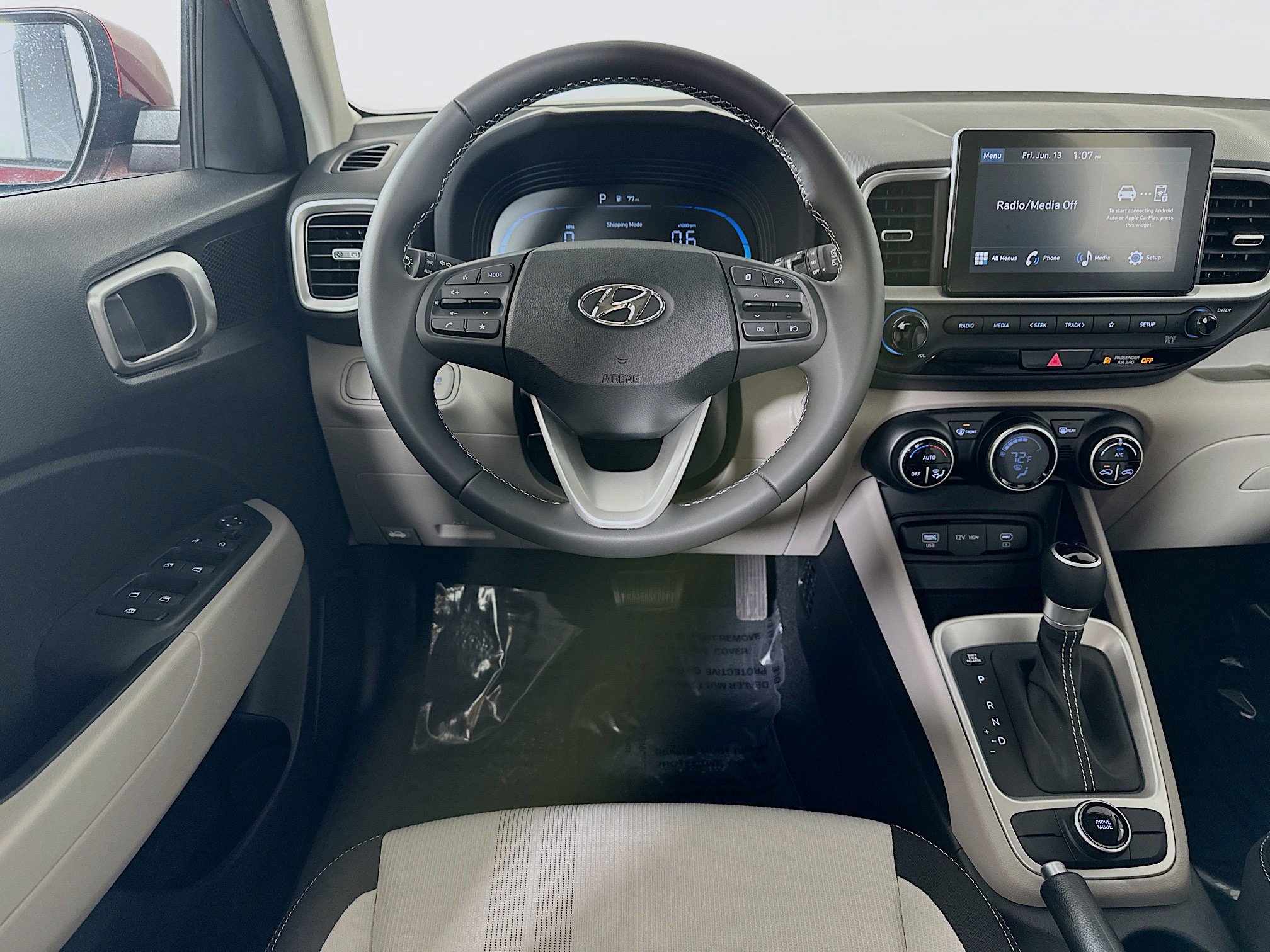 Certified 2025 Hyundai Venue SEL FWD image 21
