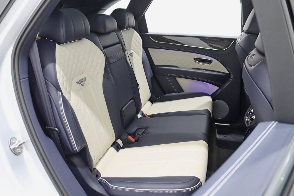 Used 2022 Bentley Bentayga image 35