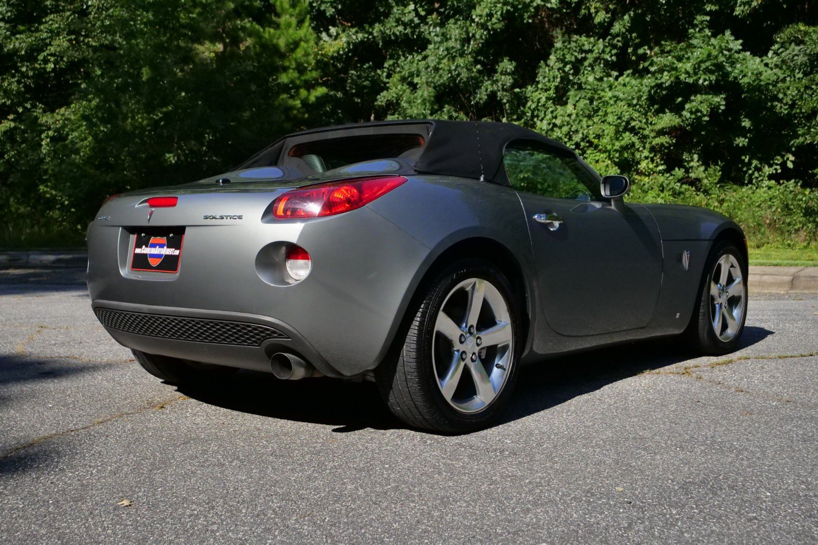 Used 2007 Pontiac Solstice Convertible w/ Premium Package RWD image 9