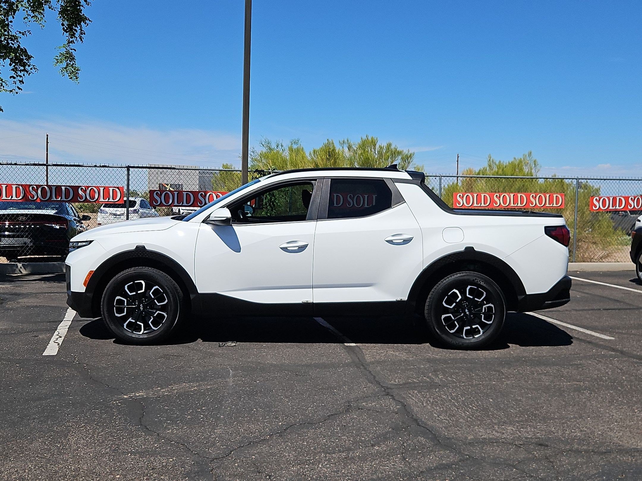 Used 2023 Hyundai Santa Cruz SEL Premium AWD/4WD image 9