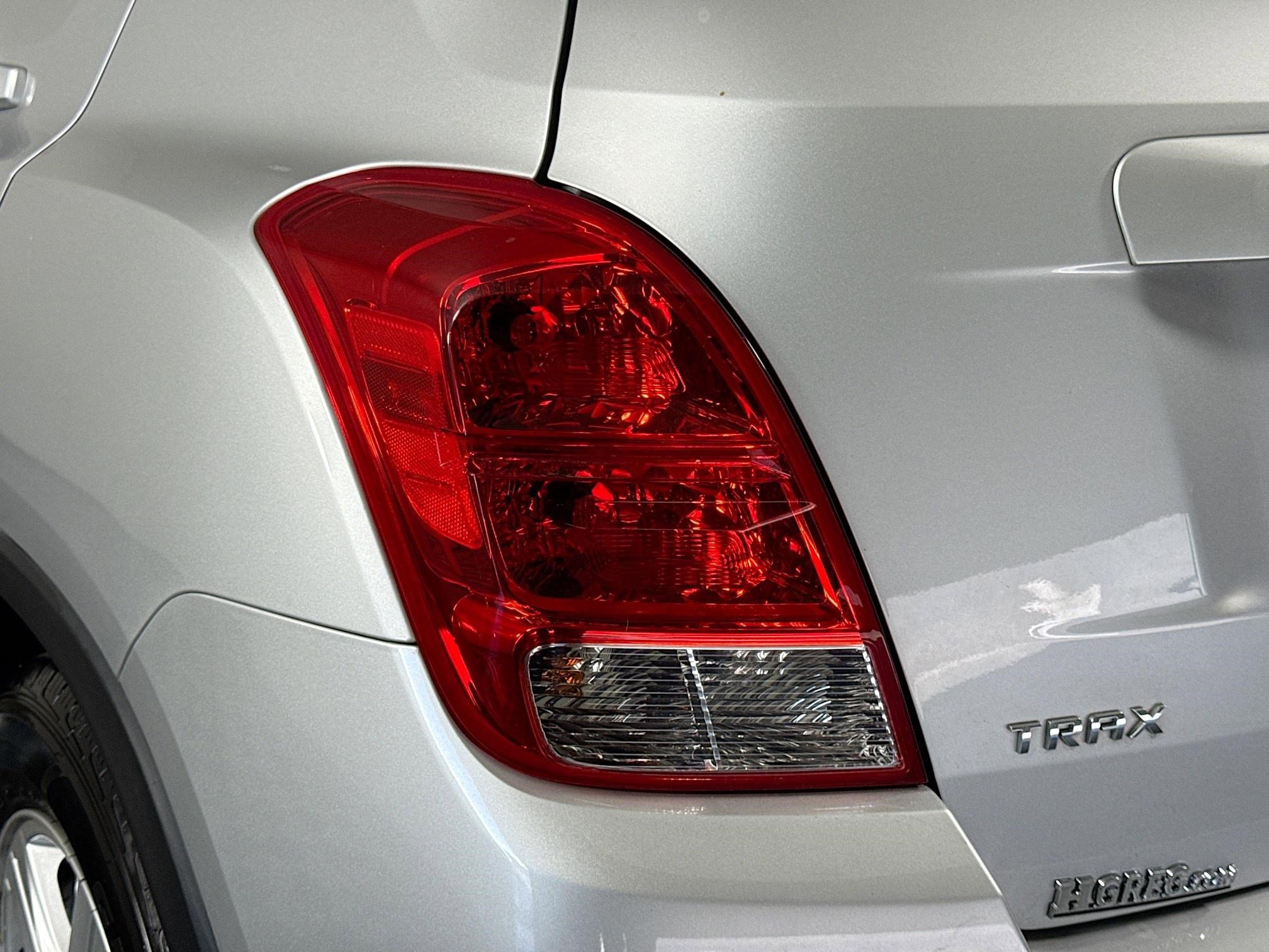 Used 2022 Chevrolet Trax LS w/ Tint and Cruise Package image 35