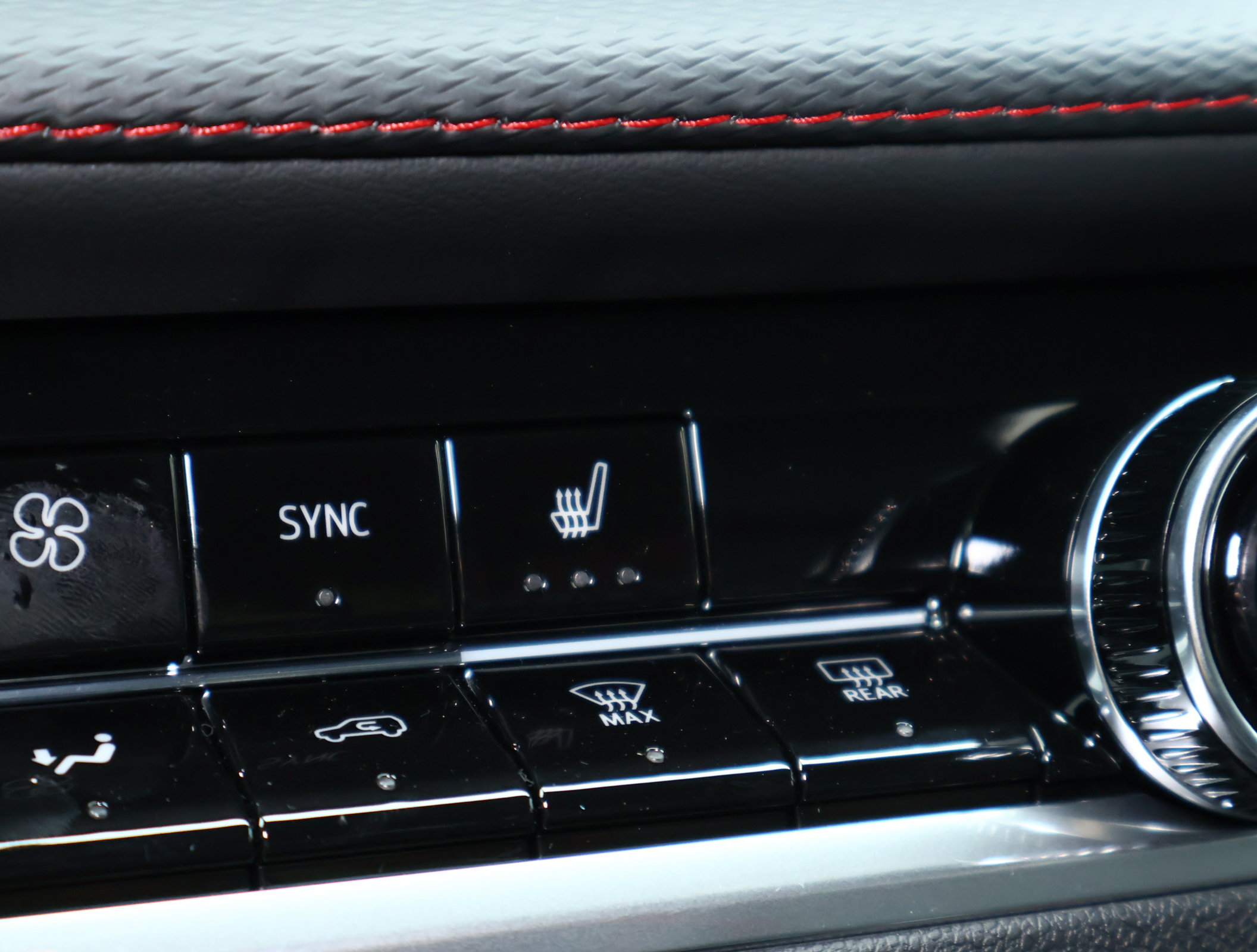 New 2027 Chevrolet Equinox RS w/ Safety and Technology Package FWD image 5