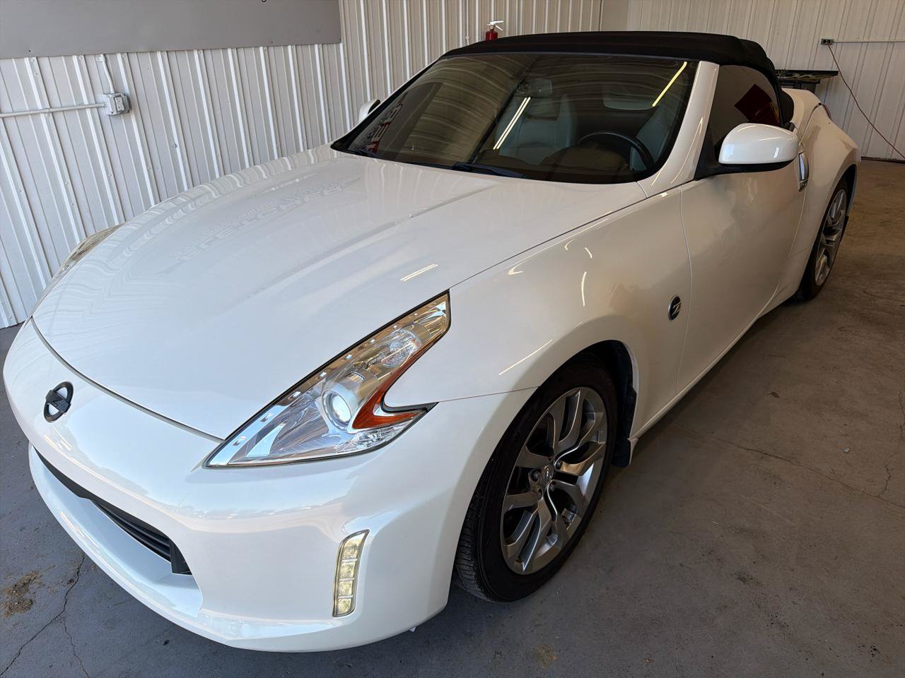 Used 2014 Nissan 370Z Touring RWD image 9
