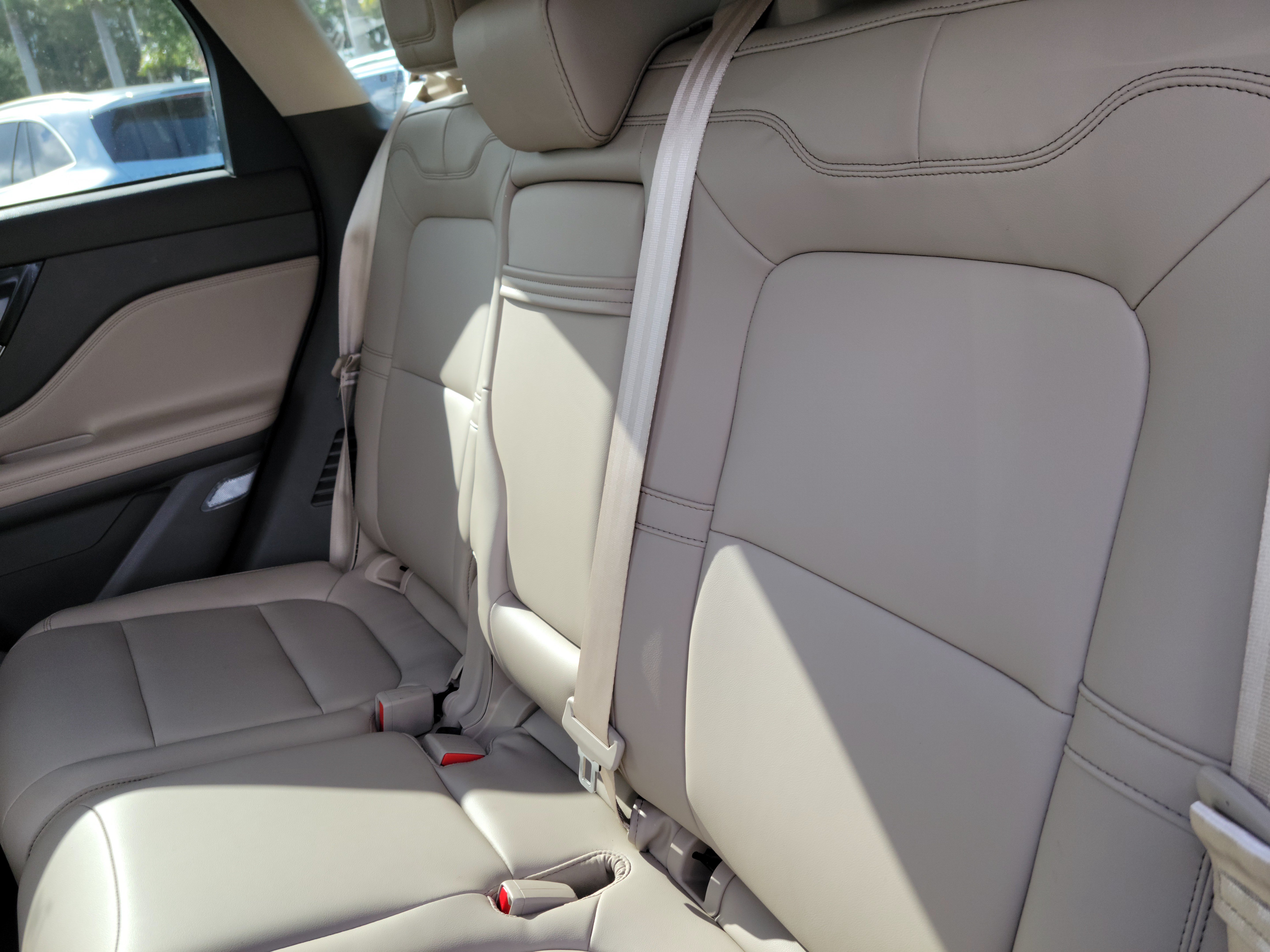 Used 2019 Lincoln MKC Reserve FWD image 8