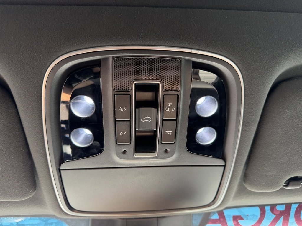 Used 2017 Kia Sorento SX image 27