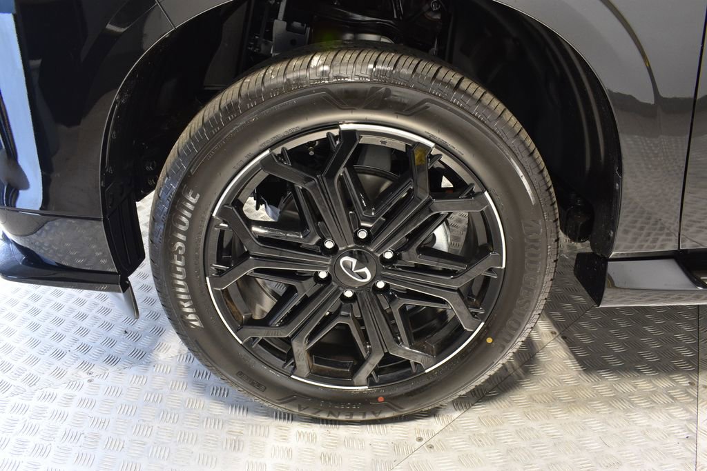 New 2026 INFINITI QX80 4WD w/ Sport Exterior Package image 30