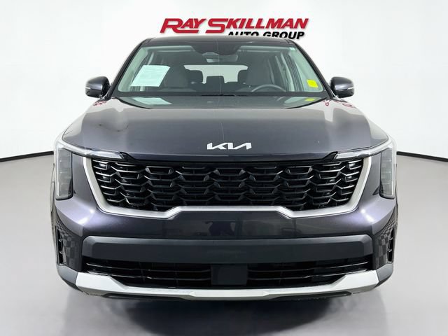 Used 2025 Kia Sorento LX FWD image 2