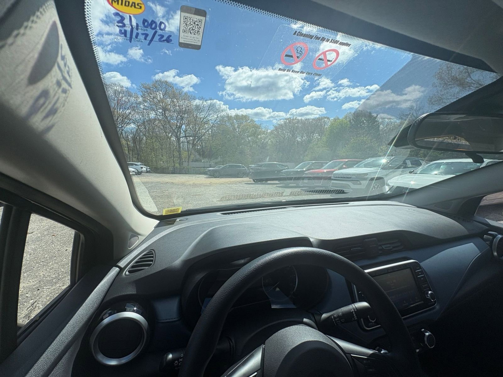 Used 2025 Nissan Versa SV FWD image 35