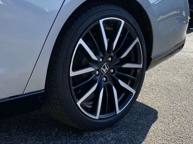 Used 2023 Honda Accord Touring image 11