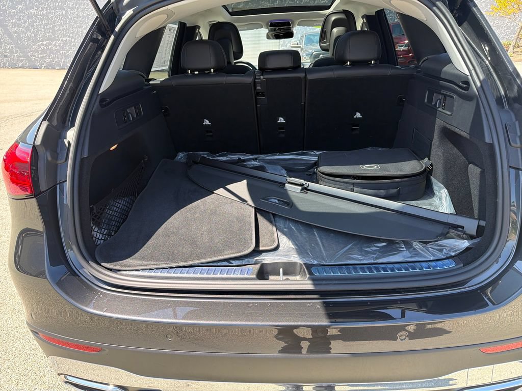 Used 2026 Mercedes-Benz GLC 350e 4MATIC image 30