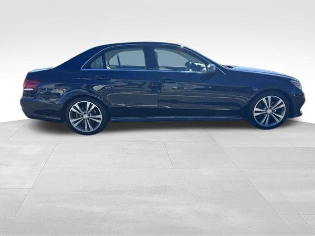 Used 2016 Mercedes-Benz E 350 4MATIC Sedan image 2