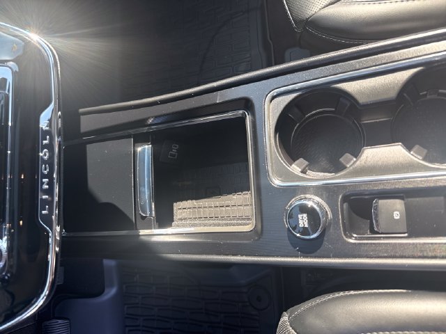 Used 2025 Lincoln Corsair AWD w/ Equipment Group 101A image 29