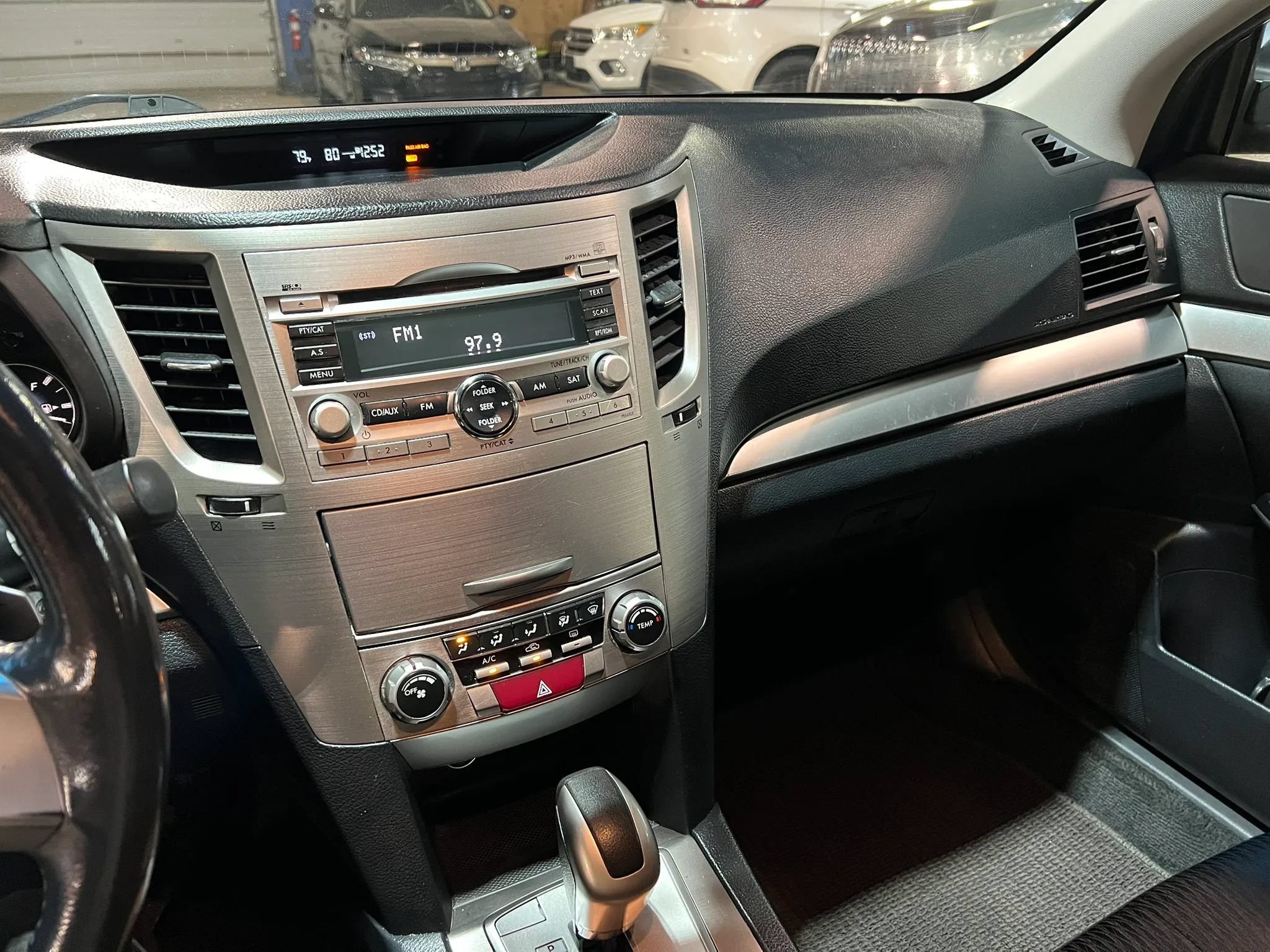 Used 2011 Subaru Outback 2.5i Premium AWD/4WD image 12