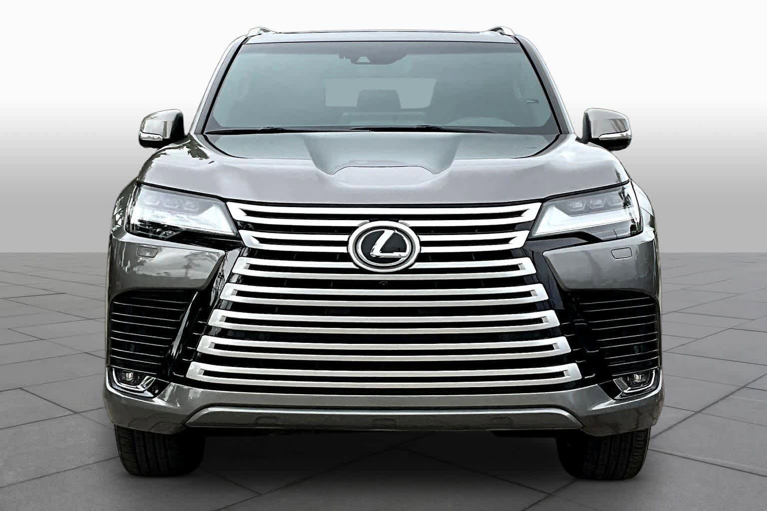 Used 2024 Lexus LX 600 4WD w/ Luxury Package image 4