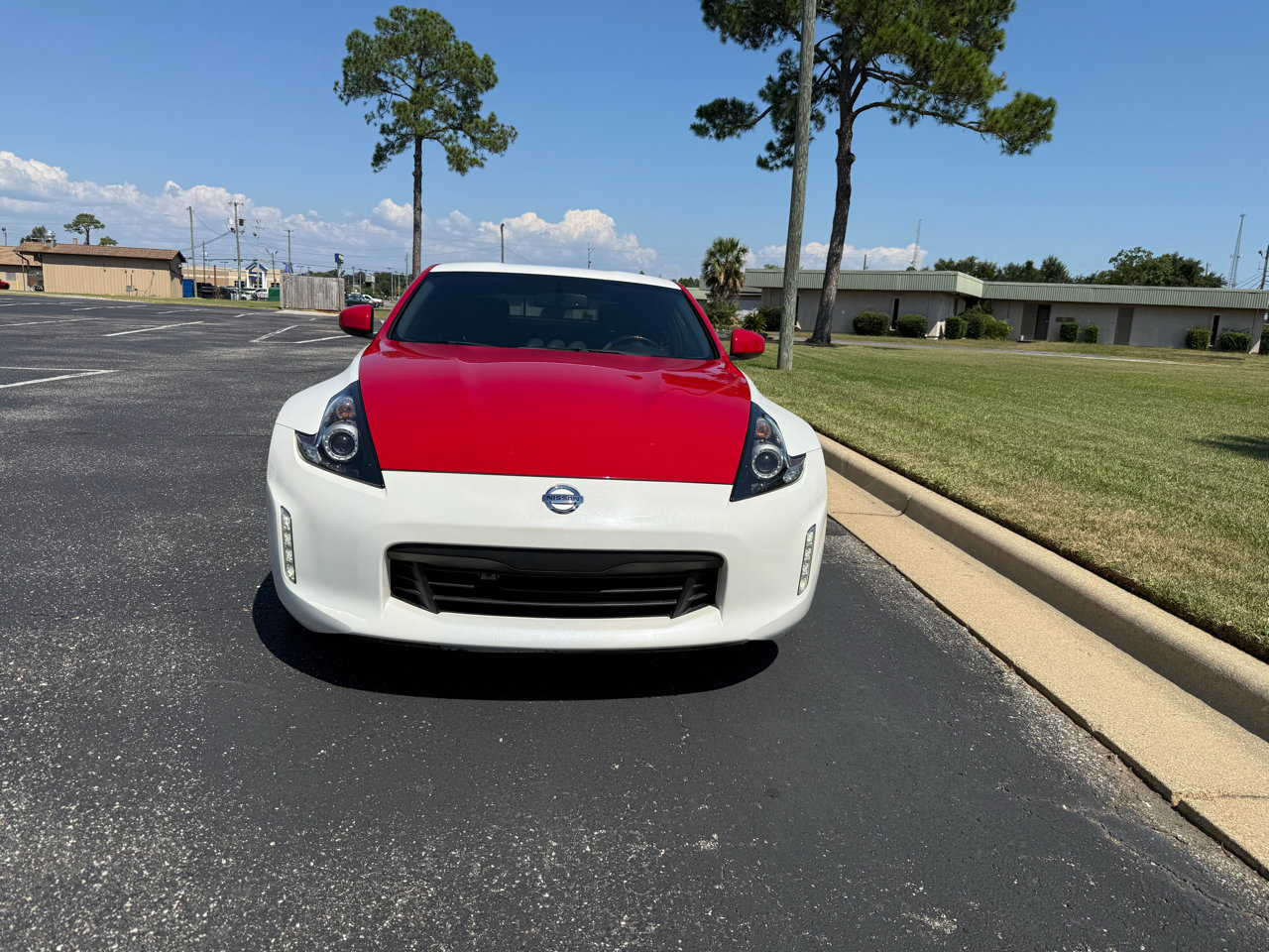 Used 2020 Nissan 370Z Coupe image 3