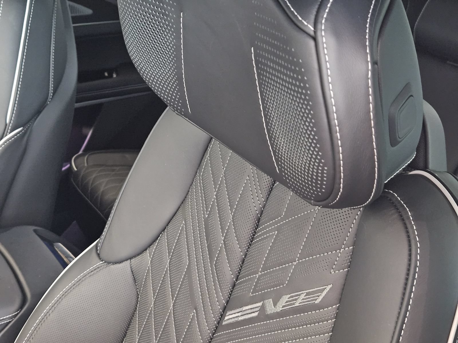 Certified 2026 Cadillac Lyriq V w/ LPO, Floor Liner Package AWD/4WD image 15