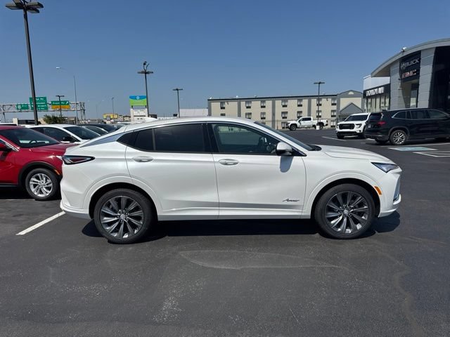 New 2026 Buick Envista Avenir FWD image 2