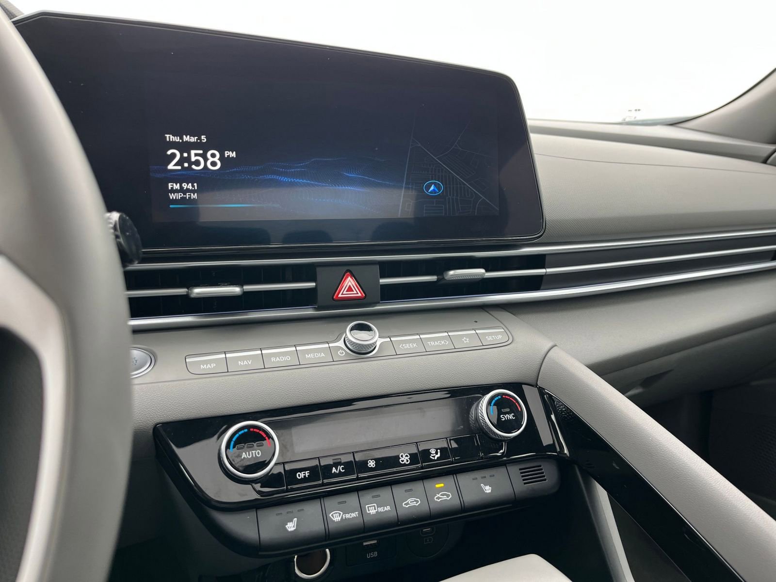 Used 2025 Hyundai Elantra SEL image 20