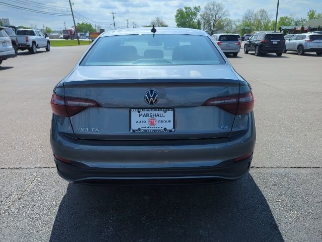 Used 2024 Volkswagen Jetta SE FWD image 8