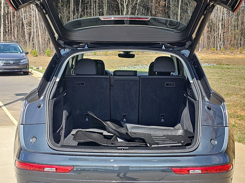 Used 2021 Audi Q5 2.0T Premium w/ Convenience Package image 14