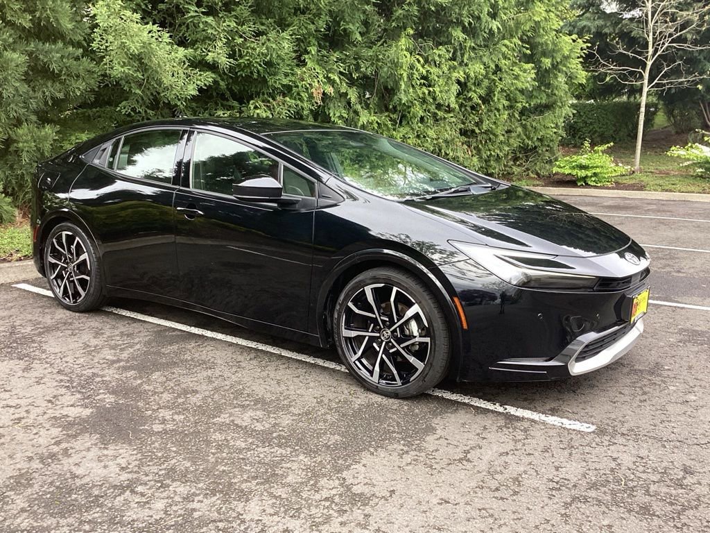 Used 2023 Toyota Prius Prime FWD image 7