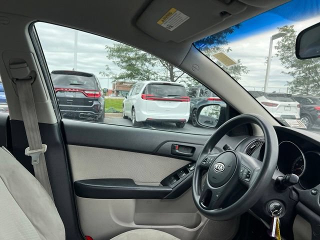 Used 2011 Kia Forte EX FWD image 30