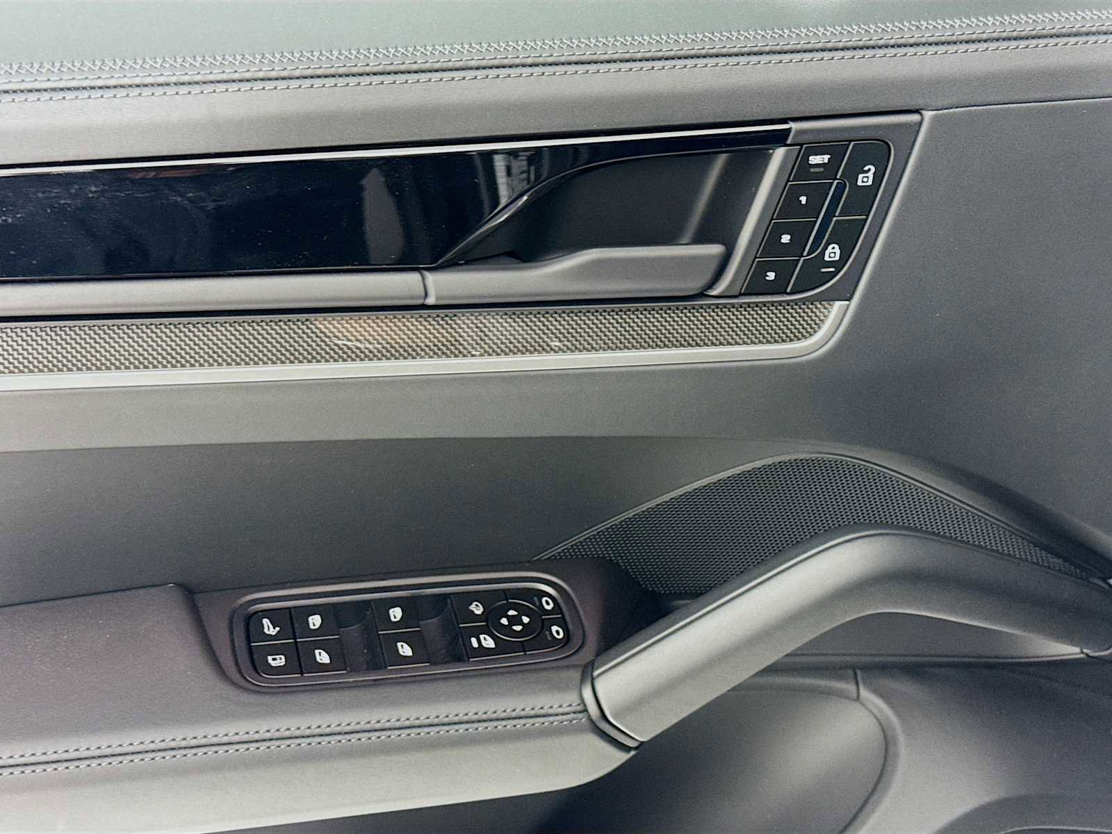 New 2025 Porsche Cayenne Turbo image 11