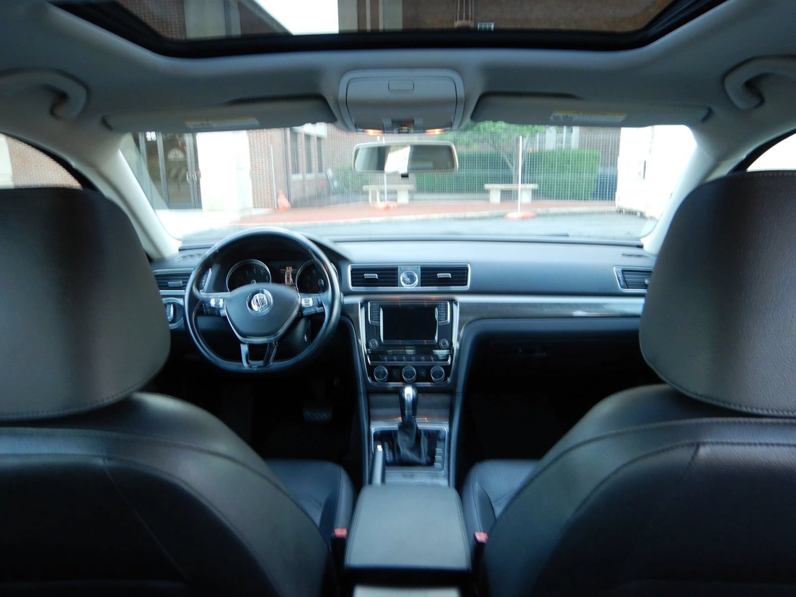 Used 2016 Volkswagen Passat 1.8T SE FWD image 24
