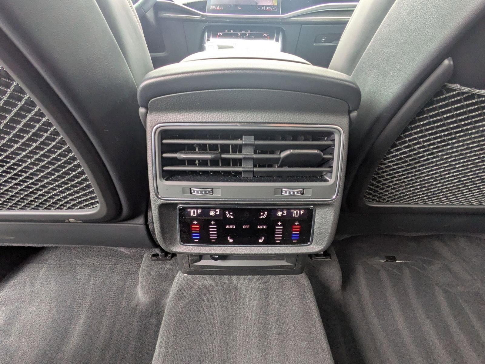 Used 2025 Audi Q8 Prestige w/ Prestige Package image 23