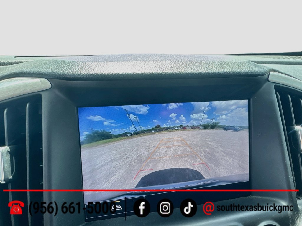 Used 2022 GMC Terrain SLT w/ LPO, 'HIT The Road' Package FWD image 17