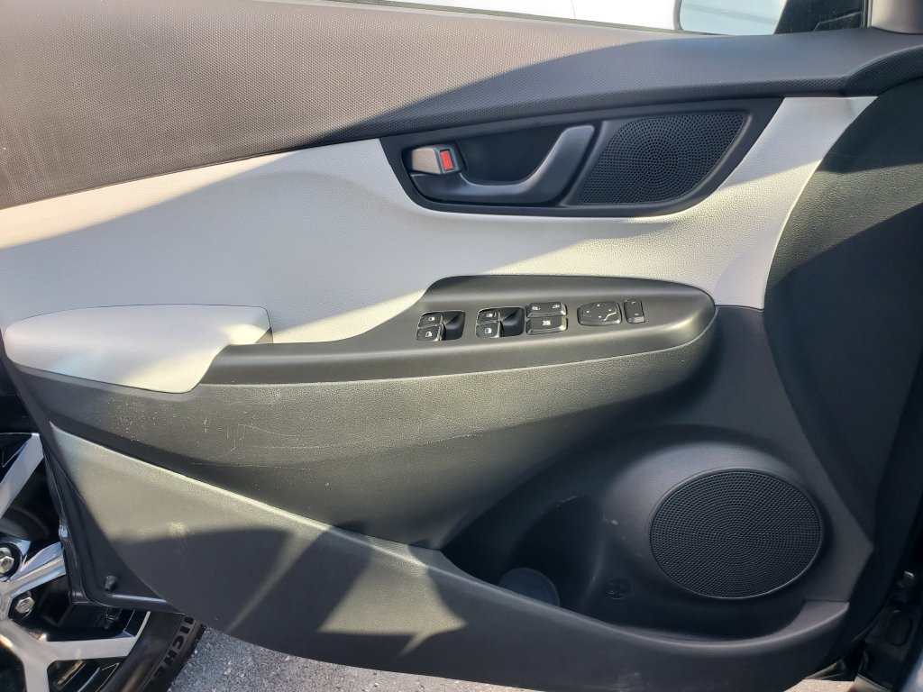 Used 2022 Hyundai Kona SE AWD/4WD image 19