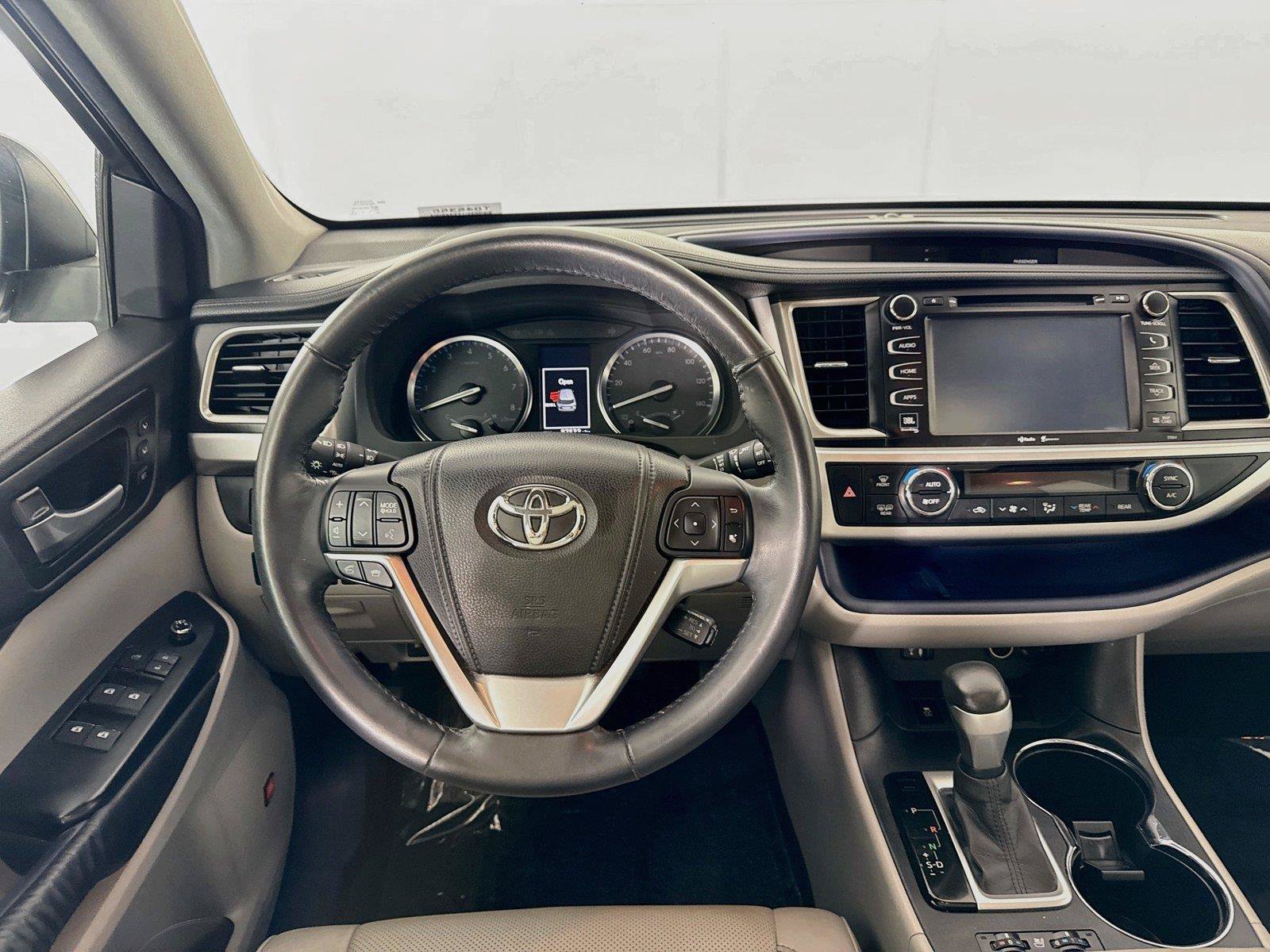 Used 2015 Toyota Highlander Limited FWD image 34