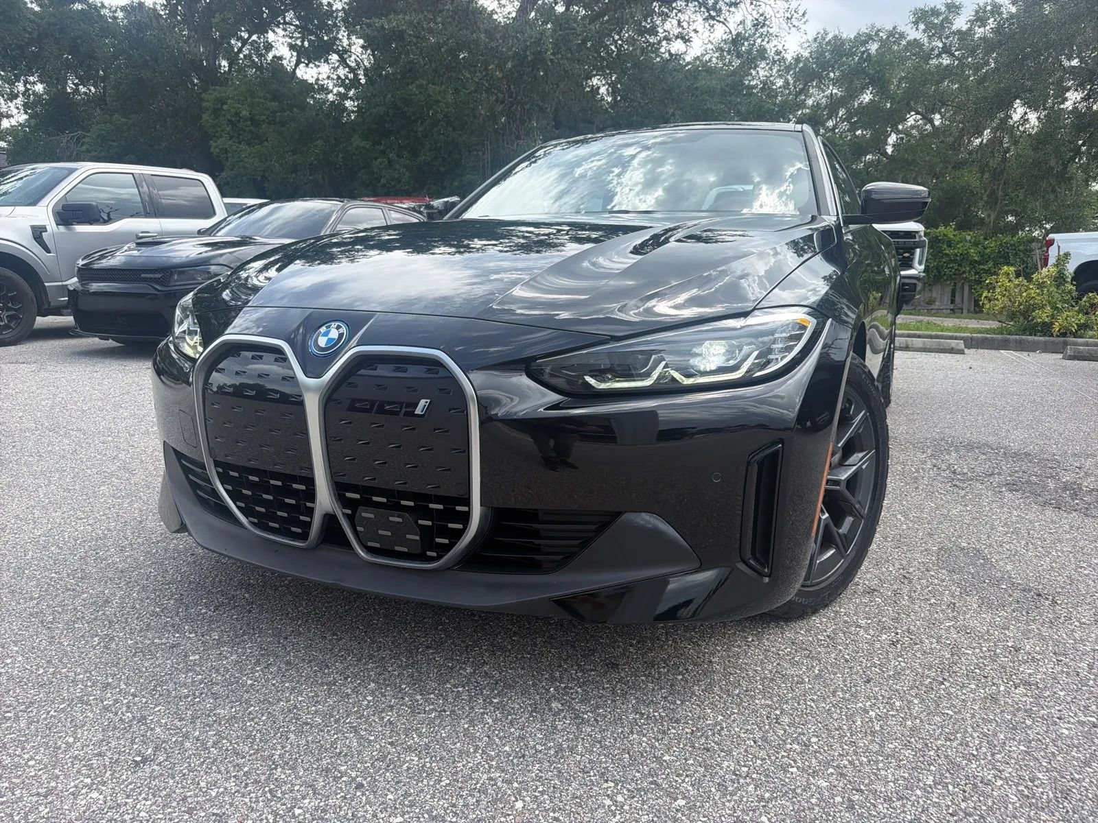 Used 2023 BMW i4 eDrive35 RWD image 3
