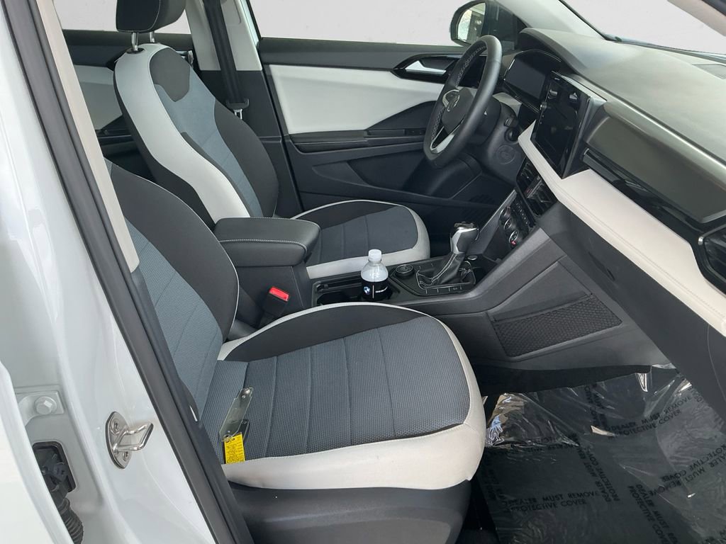 Certified 2025 Volkswagen Taos S image 15