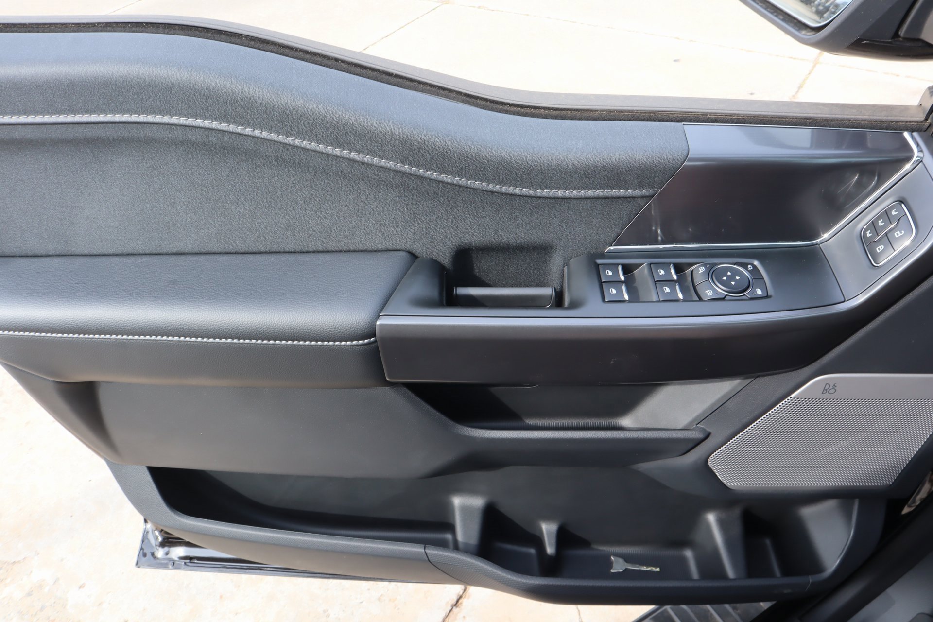 New 2025 Ford F150 Lariat w/ FX4 Off-Road Package image 17