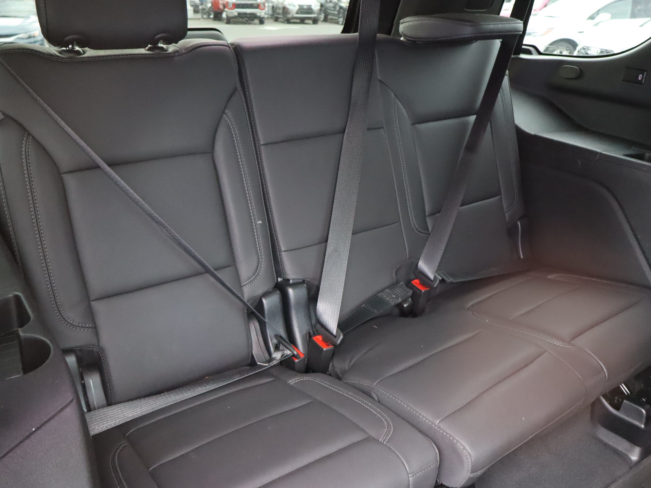 Used 2023 Chevrolet Tahoe Z71 w/ Luxury Package AWD/4WD image 38