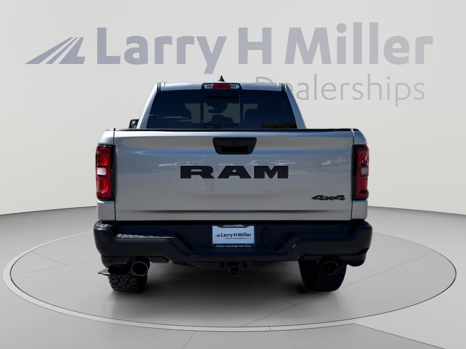 Used 2025 RAM 1500 Warlock AWD/4WD image 4