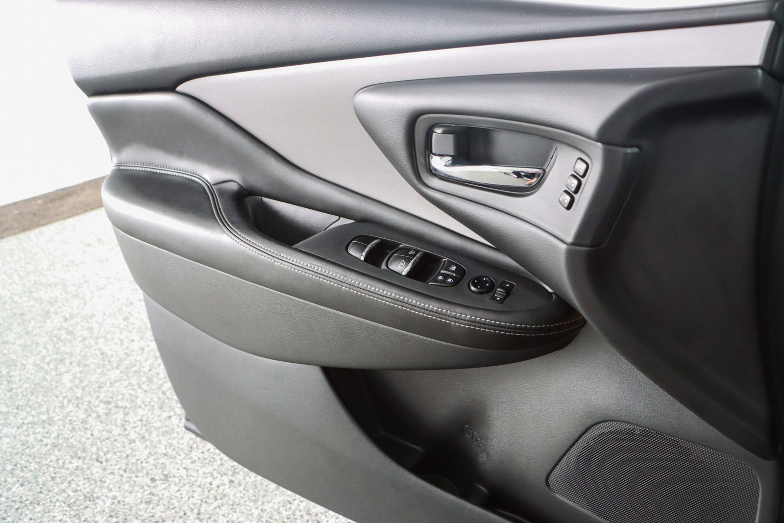 Used 2023 Nissan Murano SL w/ Cargo Package image 21