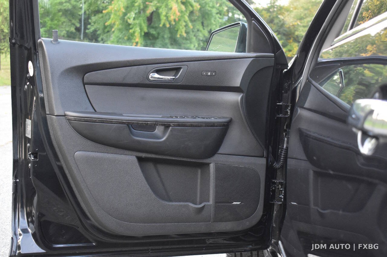 Used 2011 GMC Acadia Denali AWD/4WD image 8