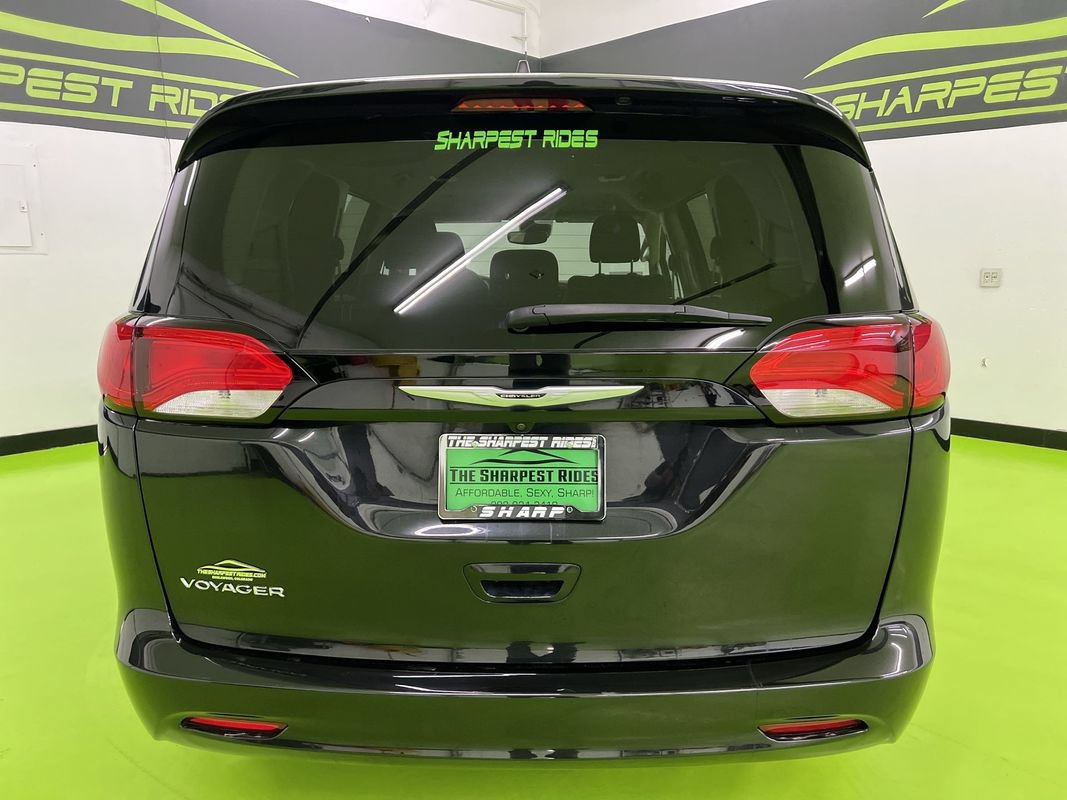 Used 2024 Chrysler Voyager LX FWD image 8