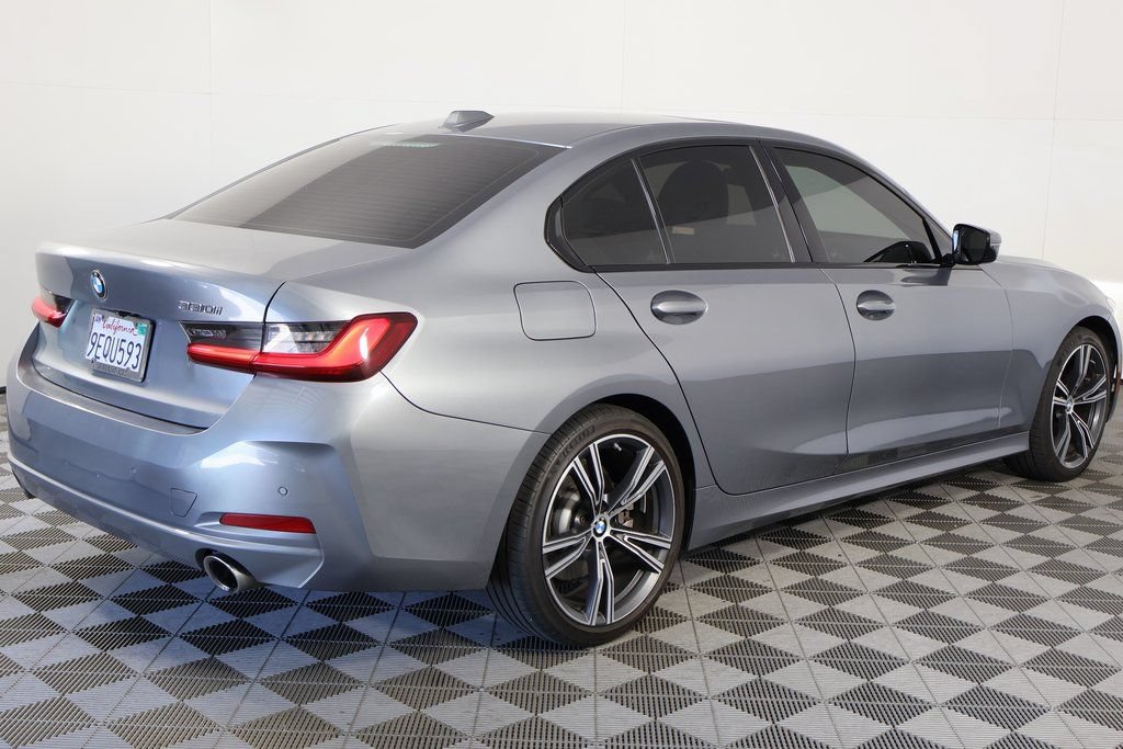Used 2023 BMW 330i Sedan w/ Premium Package RWD image 4